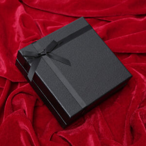 Custom Holiday Gift Packaing Box Luxury Cardboard Box<br><br>